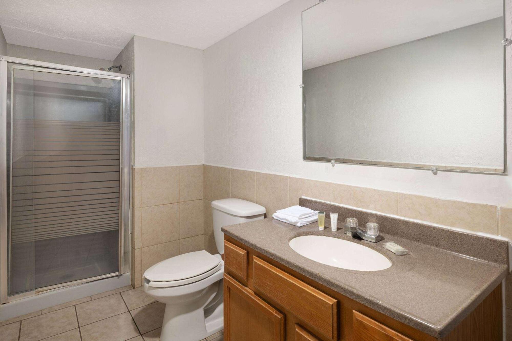 Super 8 By Wyndham Youngstown Girard ภายนอก รูปภาพ